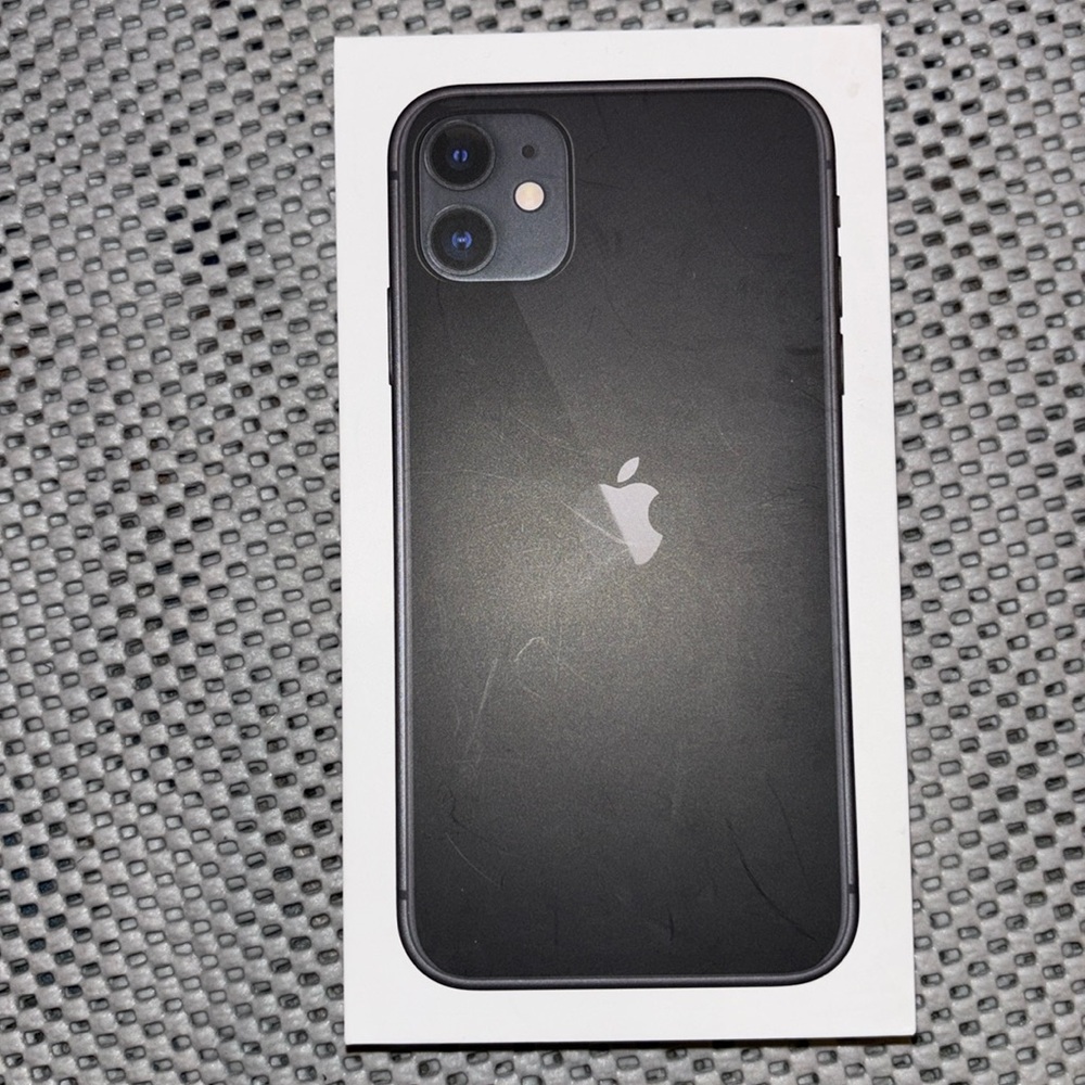 iPhone 11 Black 64 GB Box Only